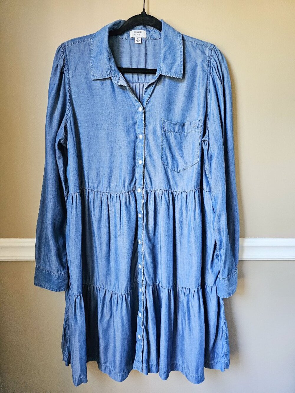Crown & Ivy Chambray Tiered Shirt Dress Blue Button Front Long Sleeve Size L